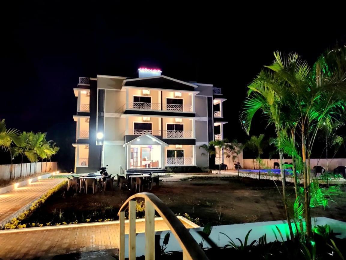 Winds N Waves Otel Alībāg Dış mekan fotoğraf